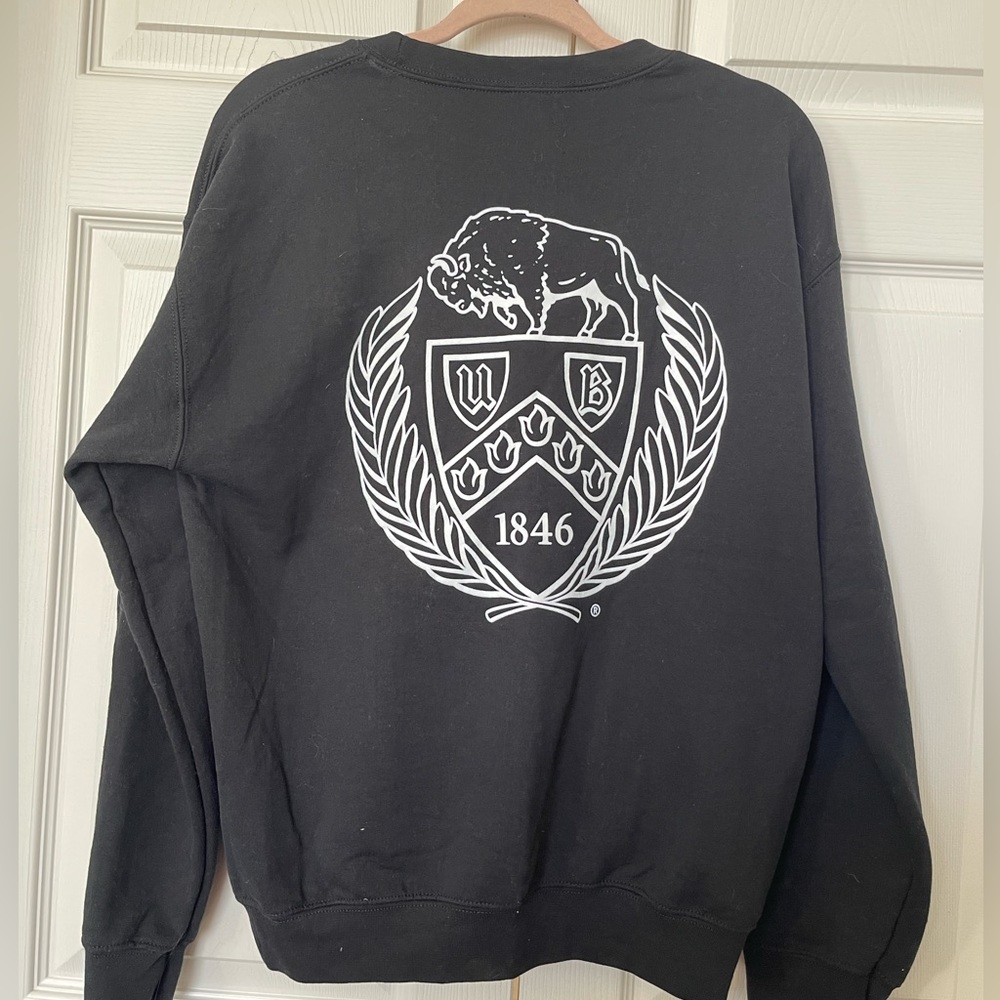 University at Buffalo | School of Law Black crew Sweatshirt Size Large